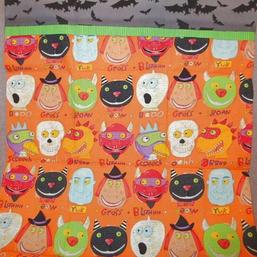 Vtg Halloween Pillowcase Cotton Queen 30 x 20 Trick Or Treat Cat Ghost Skull EUC